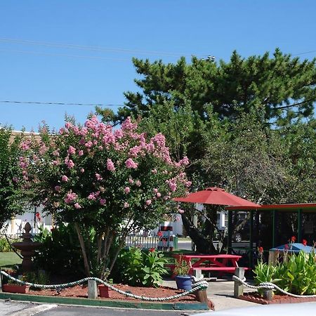 The Lighthouse Inn Chincoteague Exterior photo